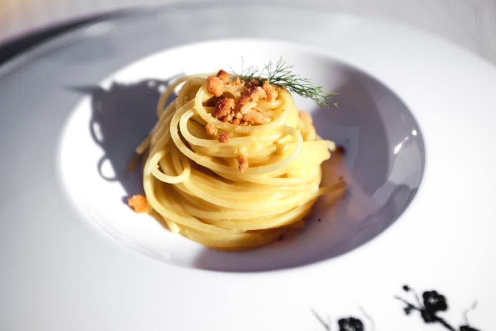 Spaghetti con melone mantovano impiattati a nido.